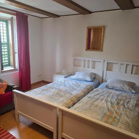 Acomodação com café da manhã  Bnb Erlach